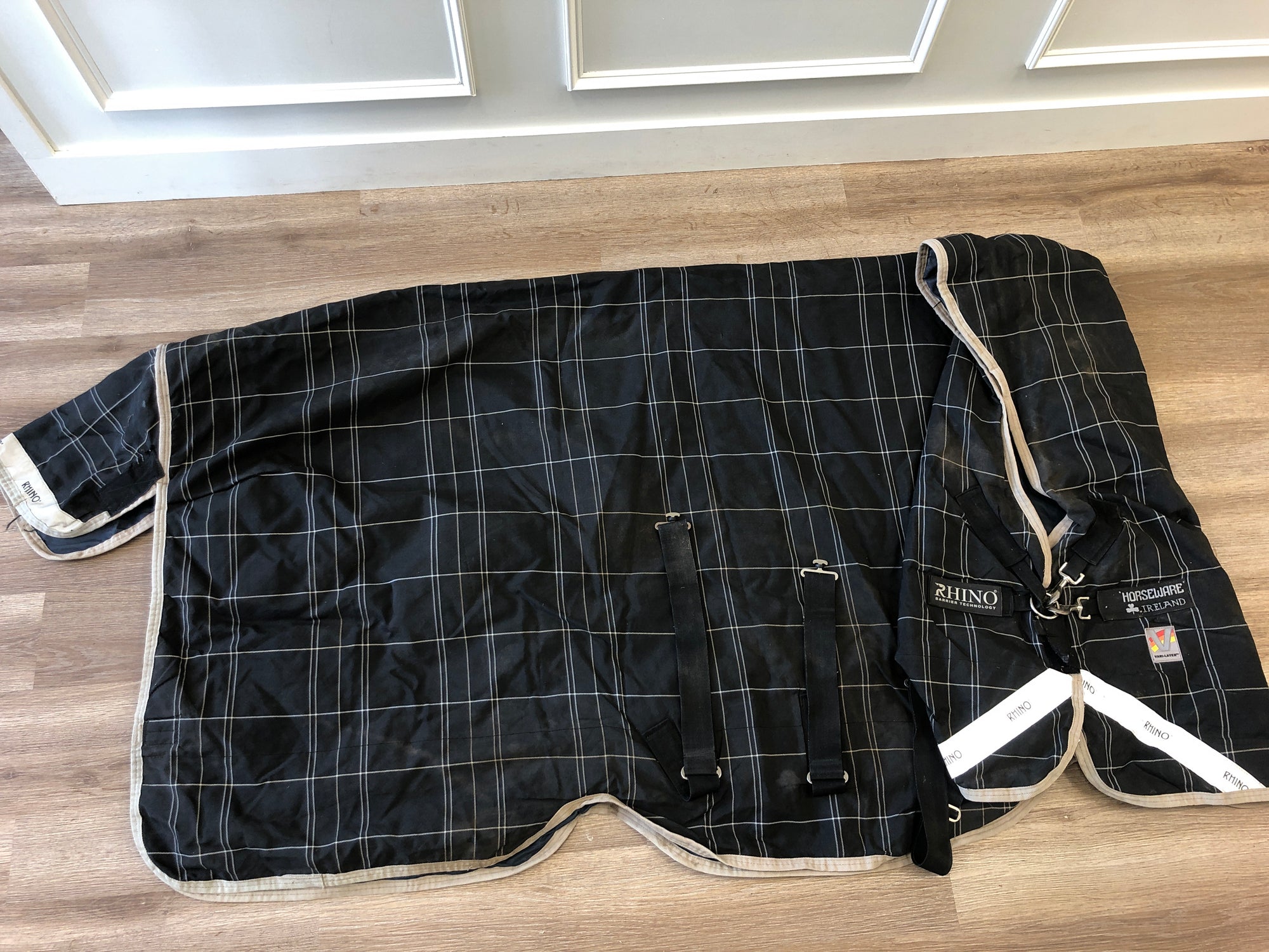 Fine Used 81” Rhino Wug Medium Vari-Layer Turnout Blanket