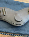 Antares Leather Anatomical Short Girth -22” - Horse & Hound Tack Shop
