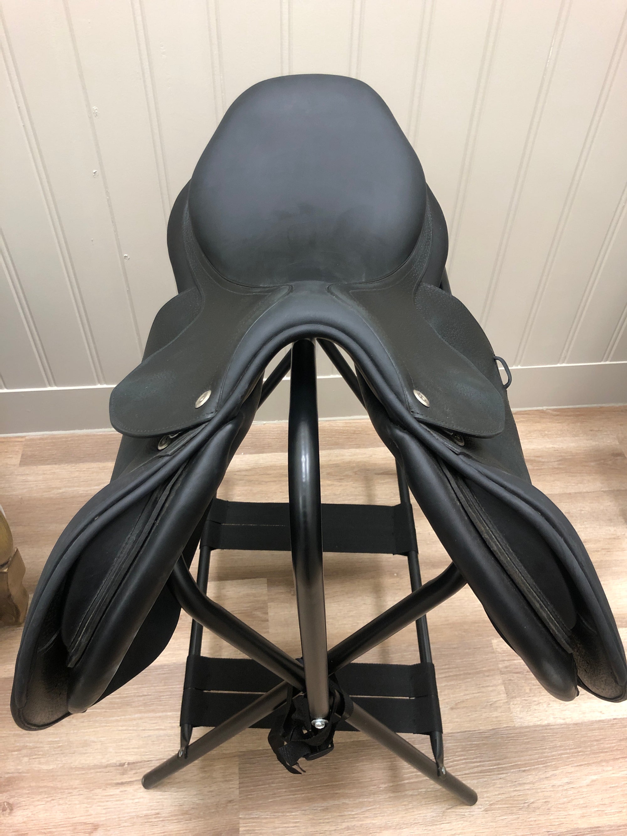 2015 CWD 18” CC Saddle - Horse &amp; Hound Tack Shop 