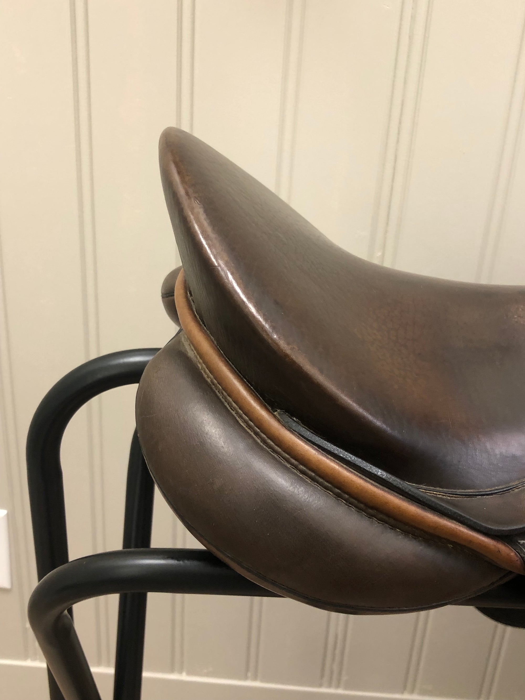 Fine Used 18” Schleese Brown Dressage Saddle &amp; 26” Girth