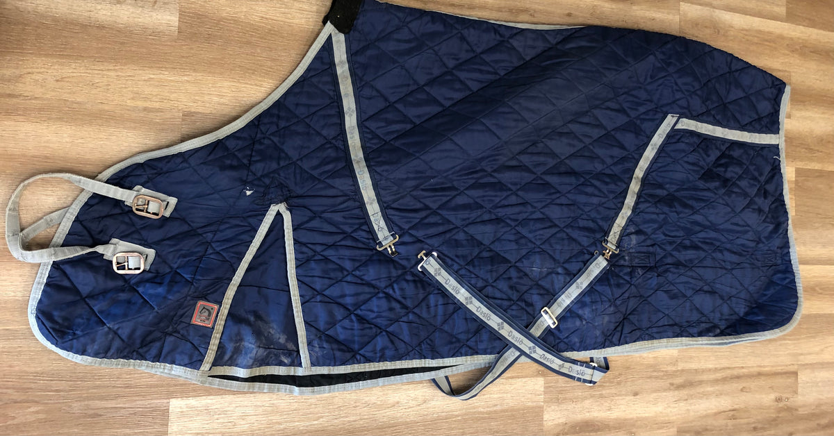 Daslö Mid-Weight Stable Blanket - Navy - Horse &amp; Hound Tack Shop 