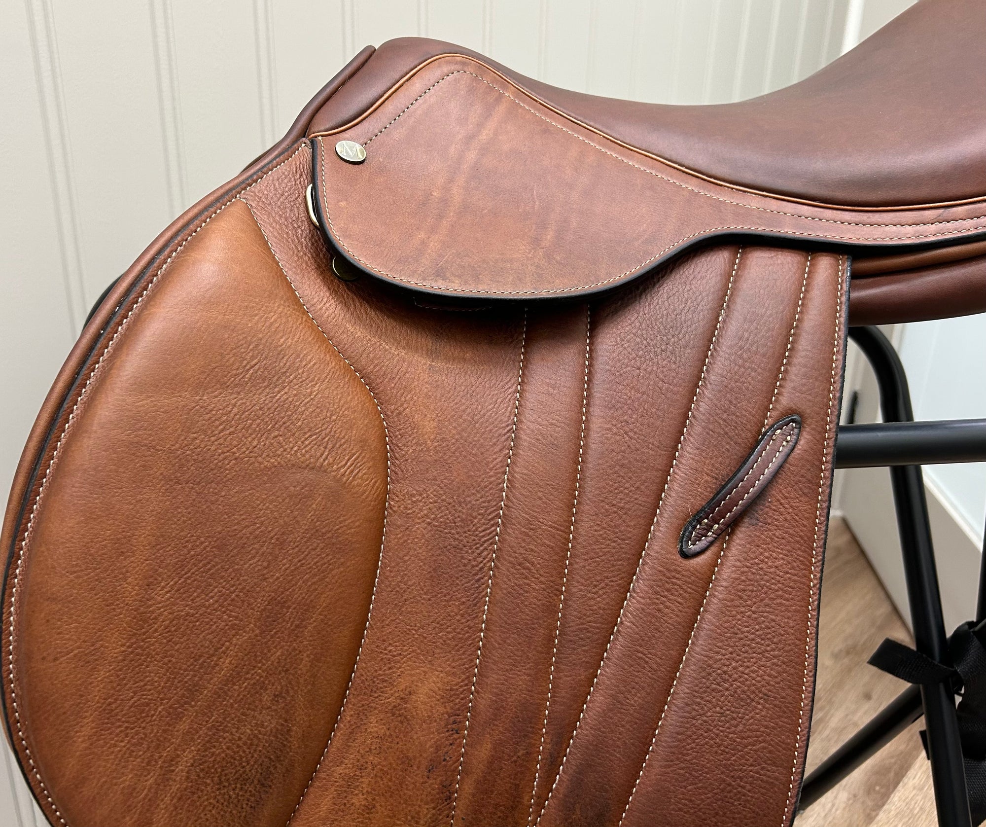 Mondega Theviso Close Contact Saddle 17.5” - Horse & Hound Tack Shop 