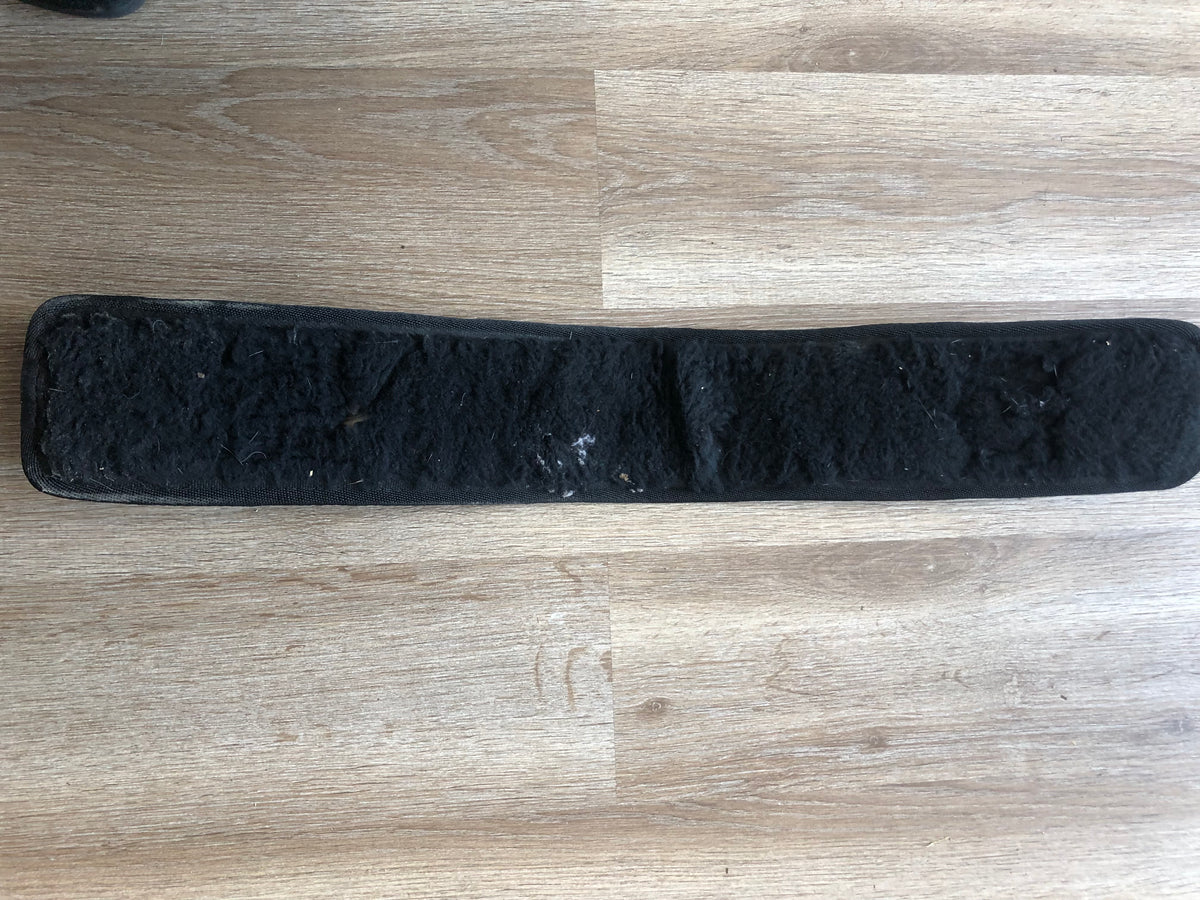 Black Fuzzy Short Girth - 24”