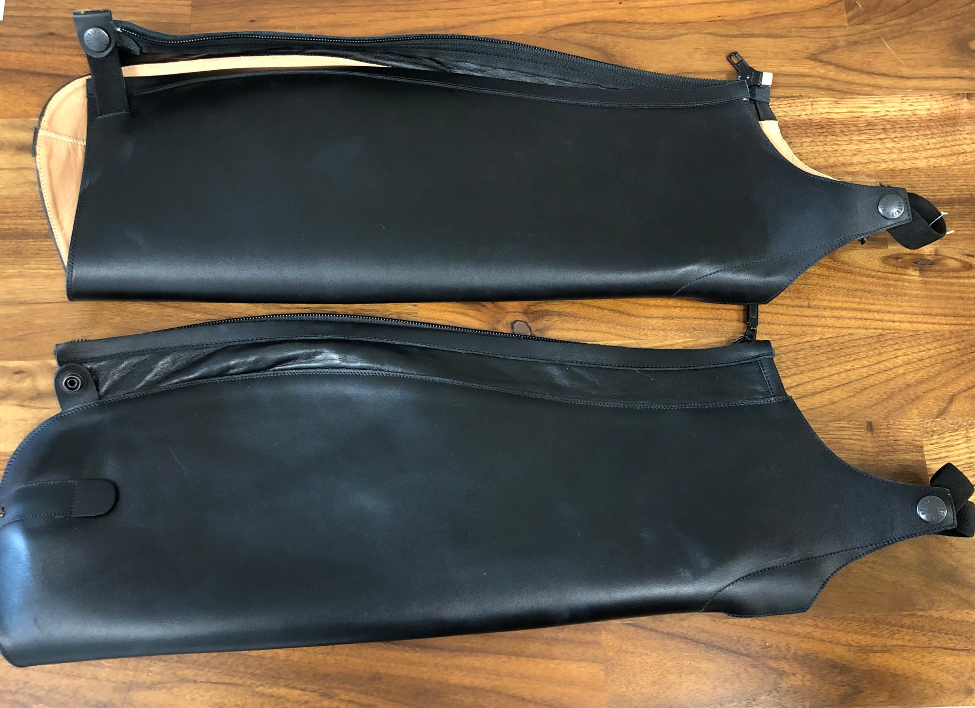 Petrie Black Leather 1/2 Chaps - L47 W40