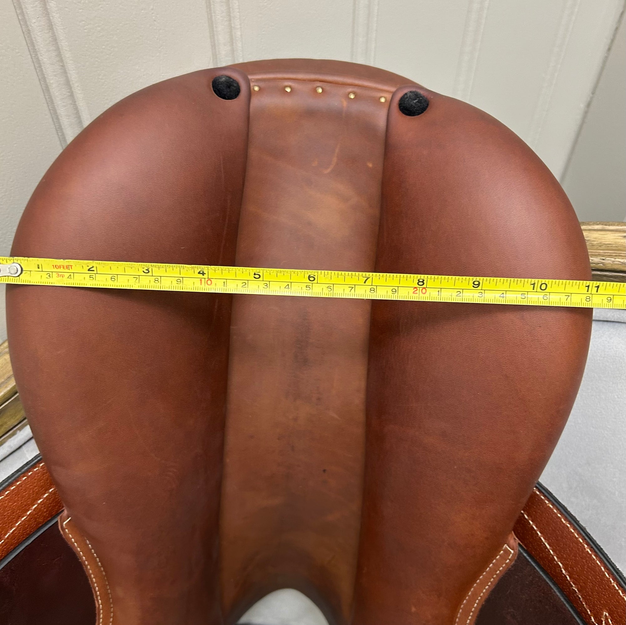 Mondega Theviso Close Contact Saddle 17.5” - Horse &amp; Hound Tack Shop 
