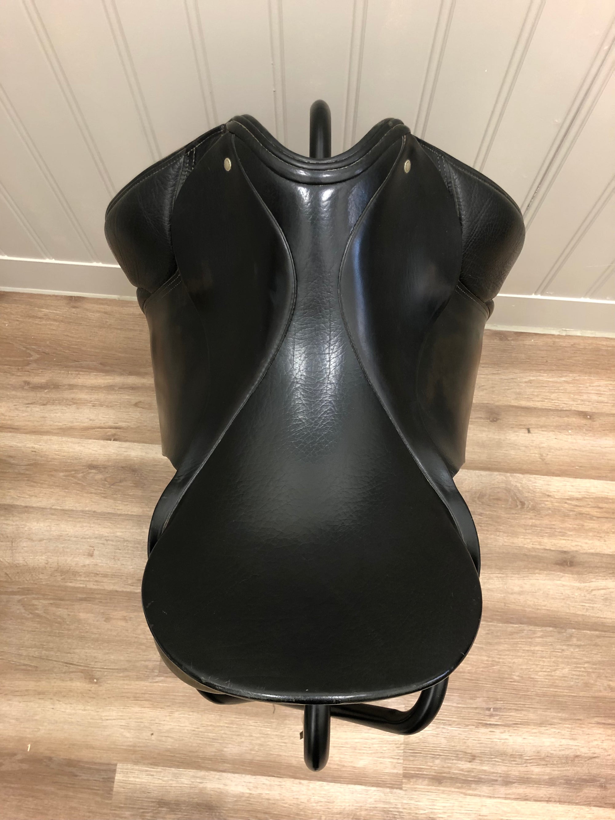 Fine Used 18” Schleese Dressage Saddle