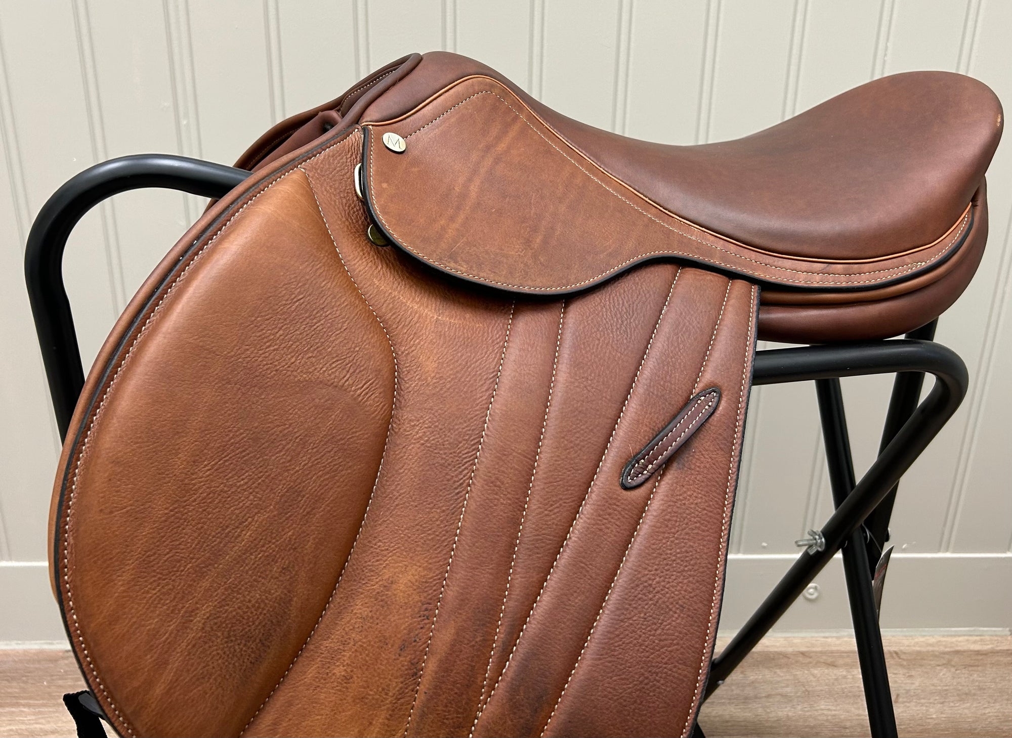 Mondega Theviso Close Contact Saddle 17.5” - Horse & Hound Tack Shop 