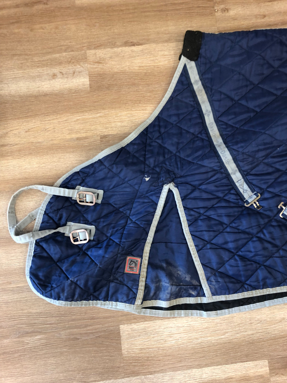 Daslö Mid-Weight Stable Blanket - Navy - Horse &amp; Hound Tack Shop 