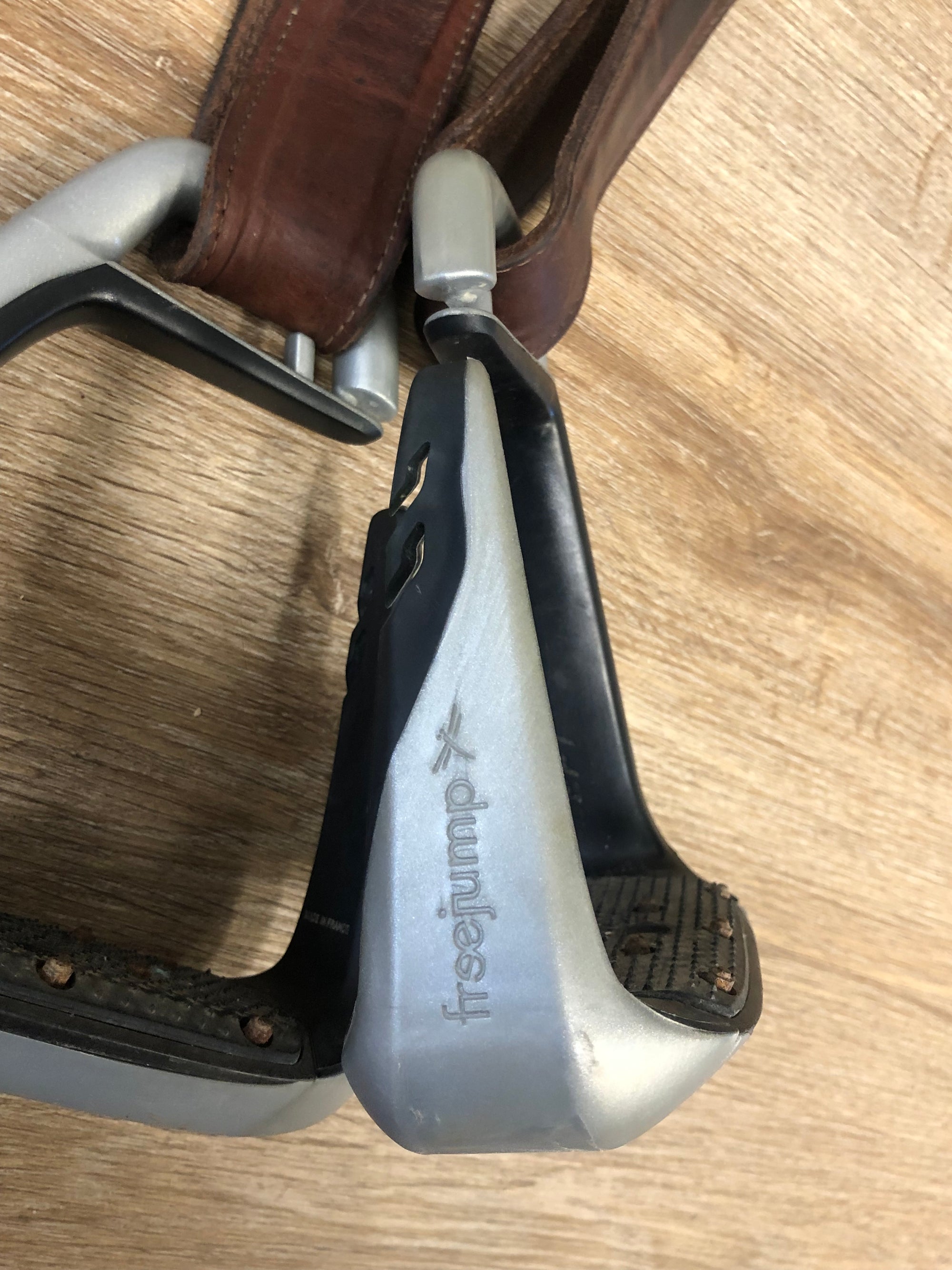 Free Jump Classic Stirrups &amp; Wide Stirrup Leathers