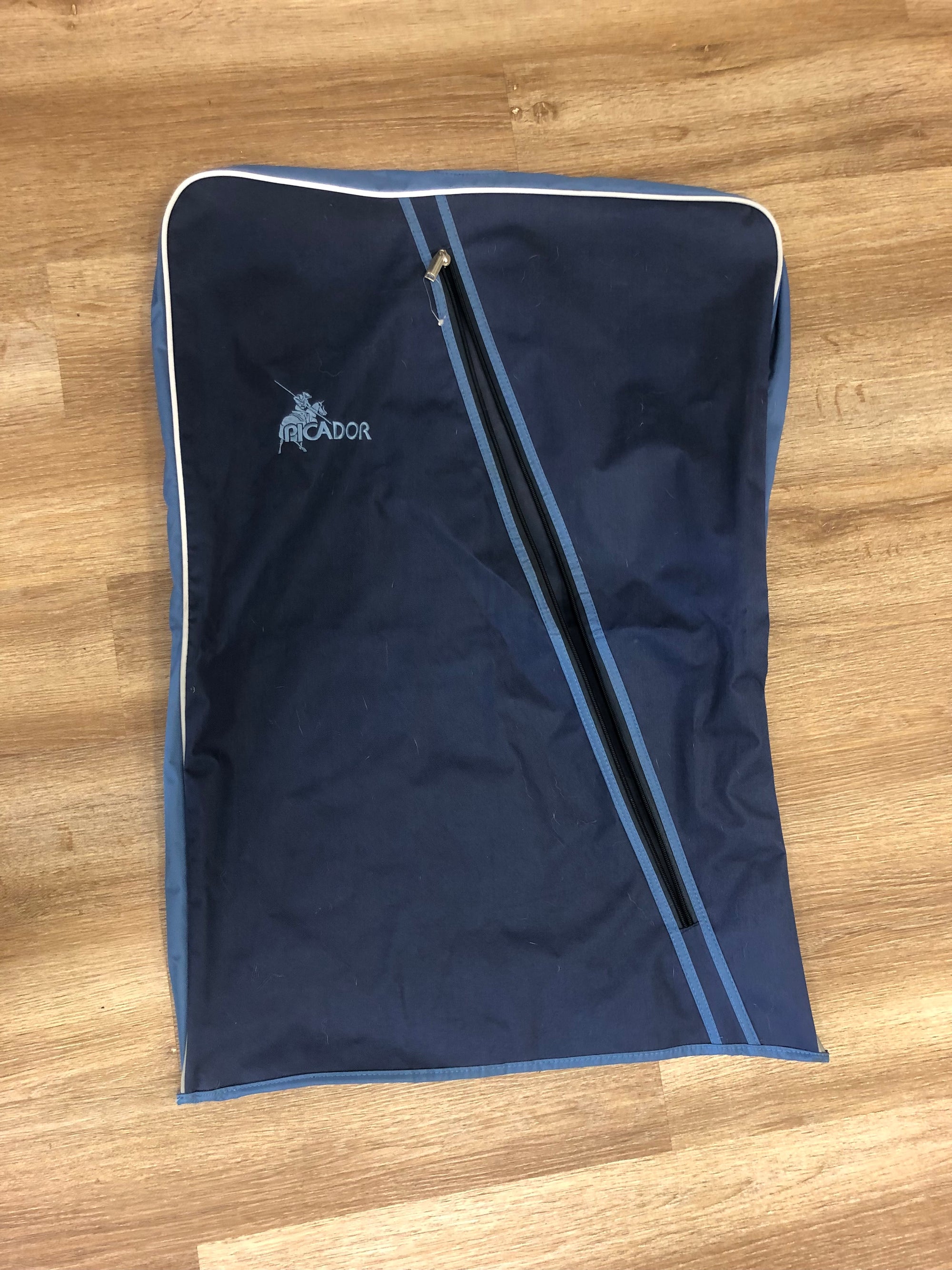 Picador Garment Bag