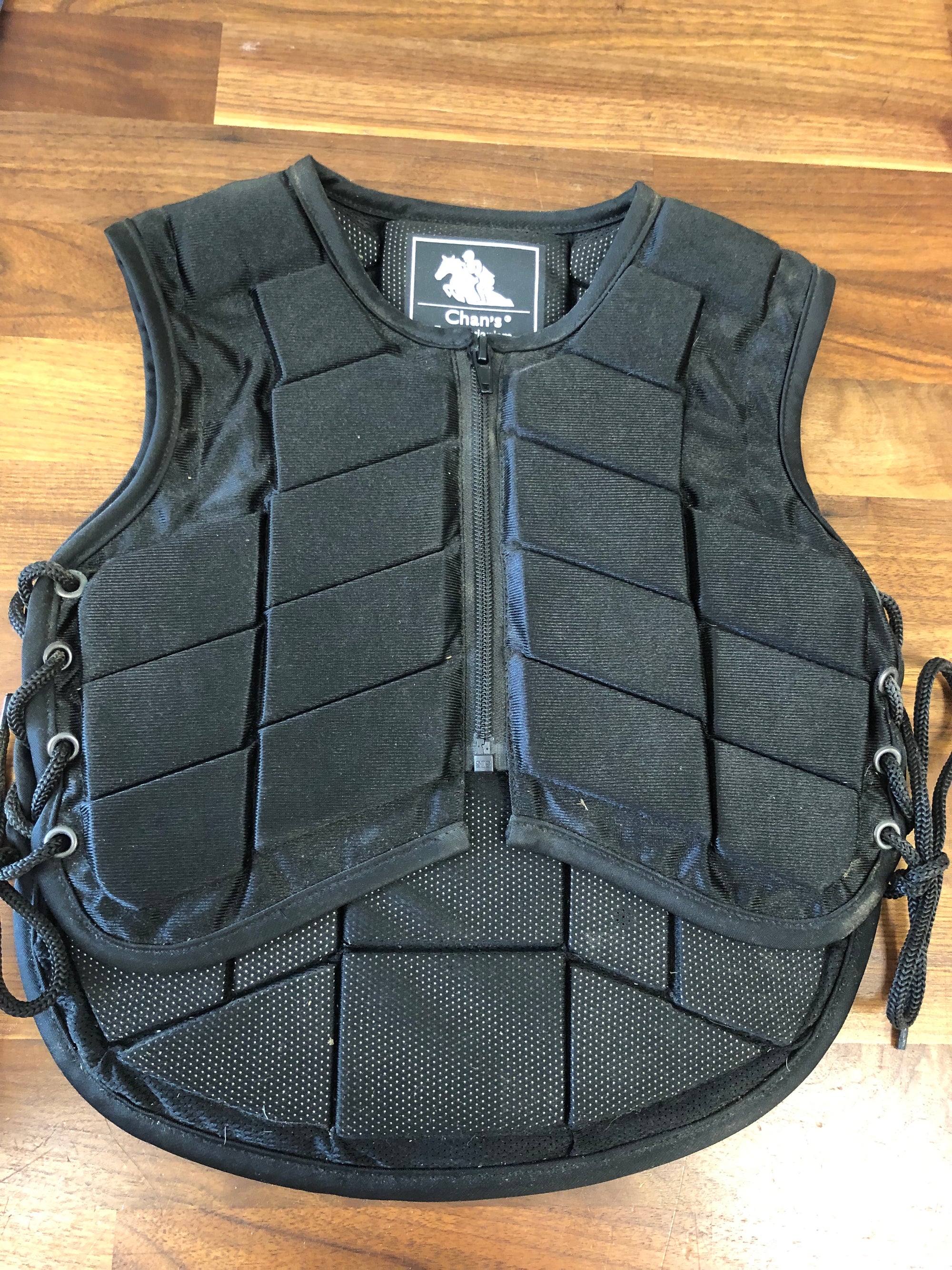 Kid’s Black Chan’s Equestrianism Safety Vest - S