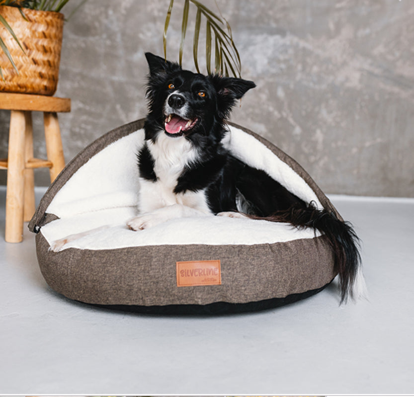 Silverline Peek-a-Boo Comfy Cave Pet Bed