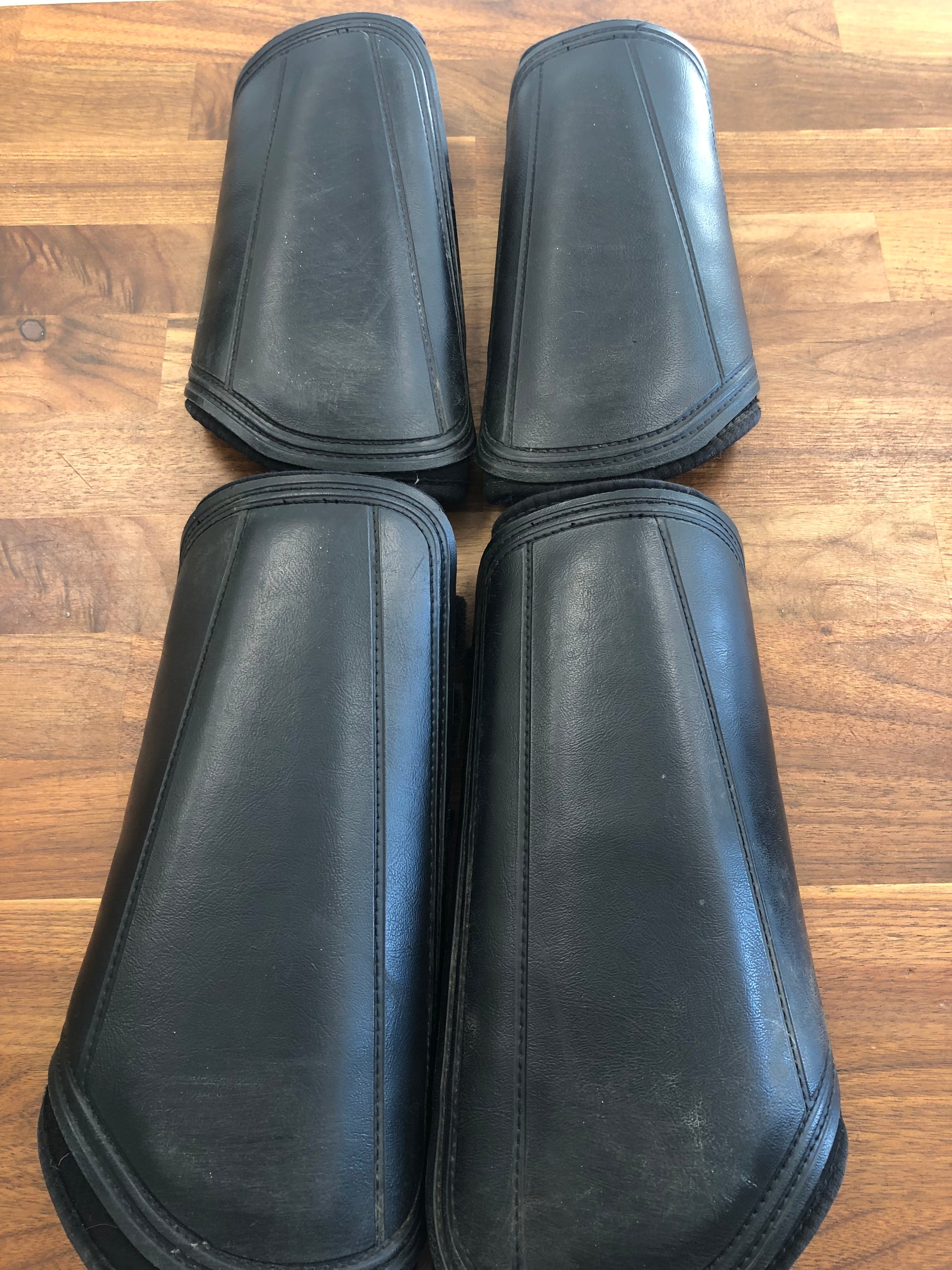 Set of 4 Woof Wear Black Brush Boots - M &amp; L
