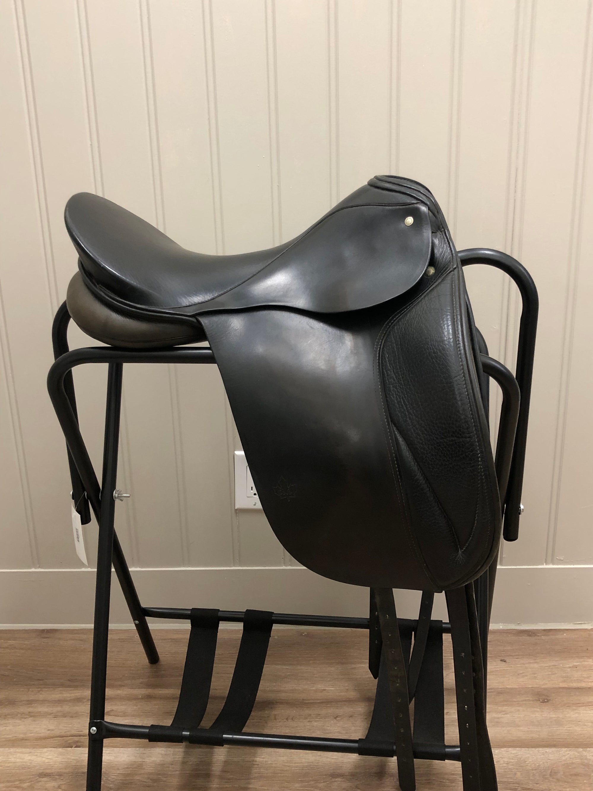 Fine Used 18” Schleese Dressage Saddle