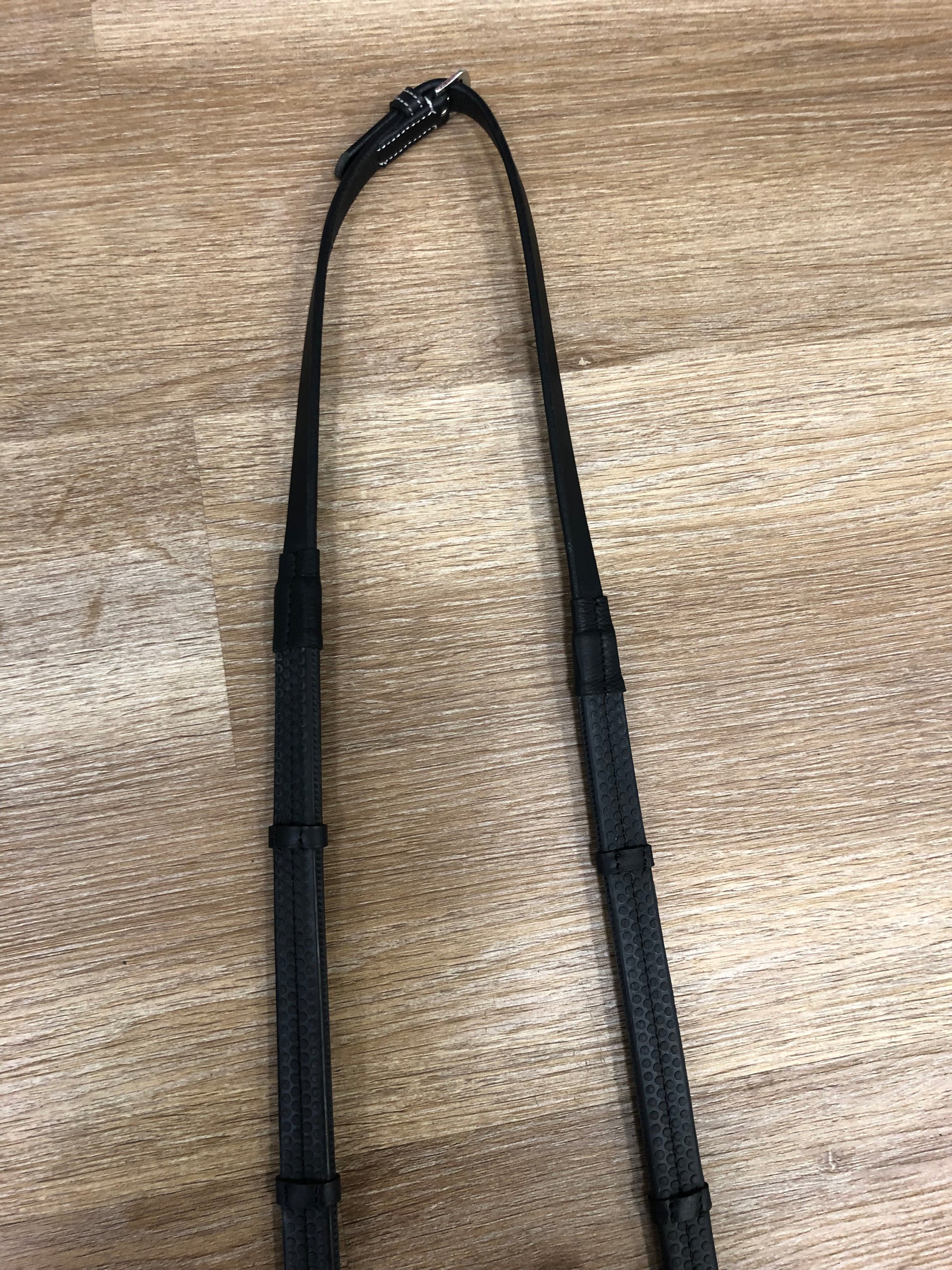 Black Leather/Rubber Reins w/ Stitching