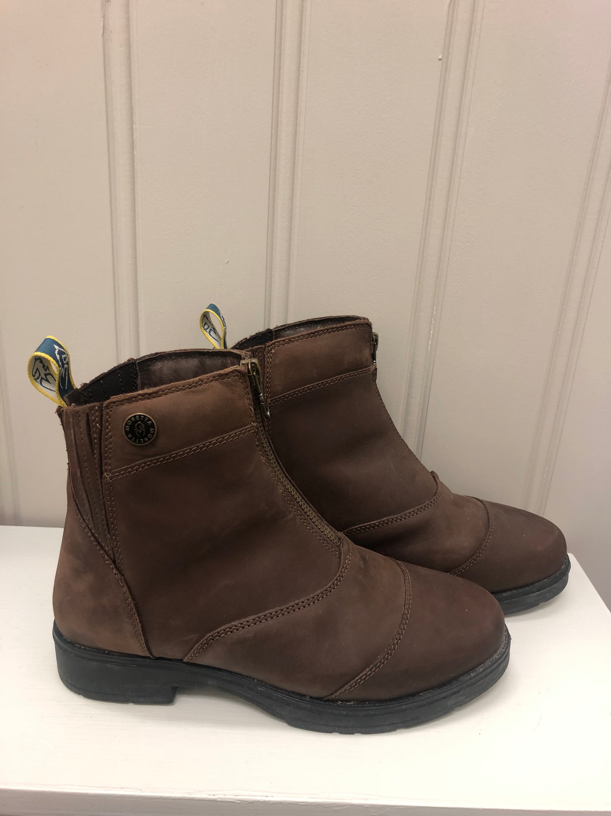 *Like New* Shires Moretta Emilia Zip Up Fur Lined Boots - 6