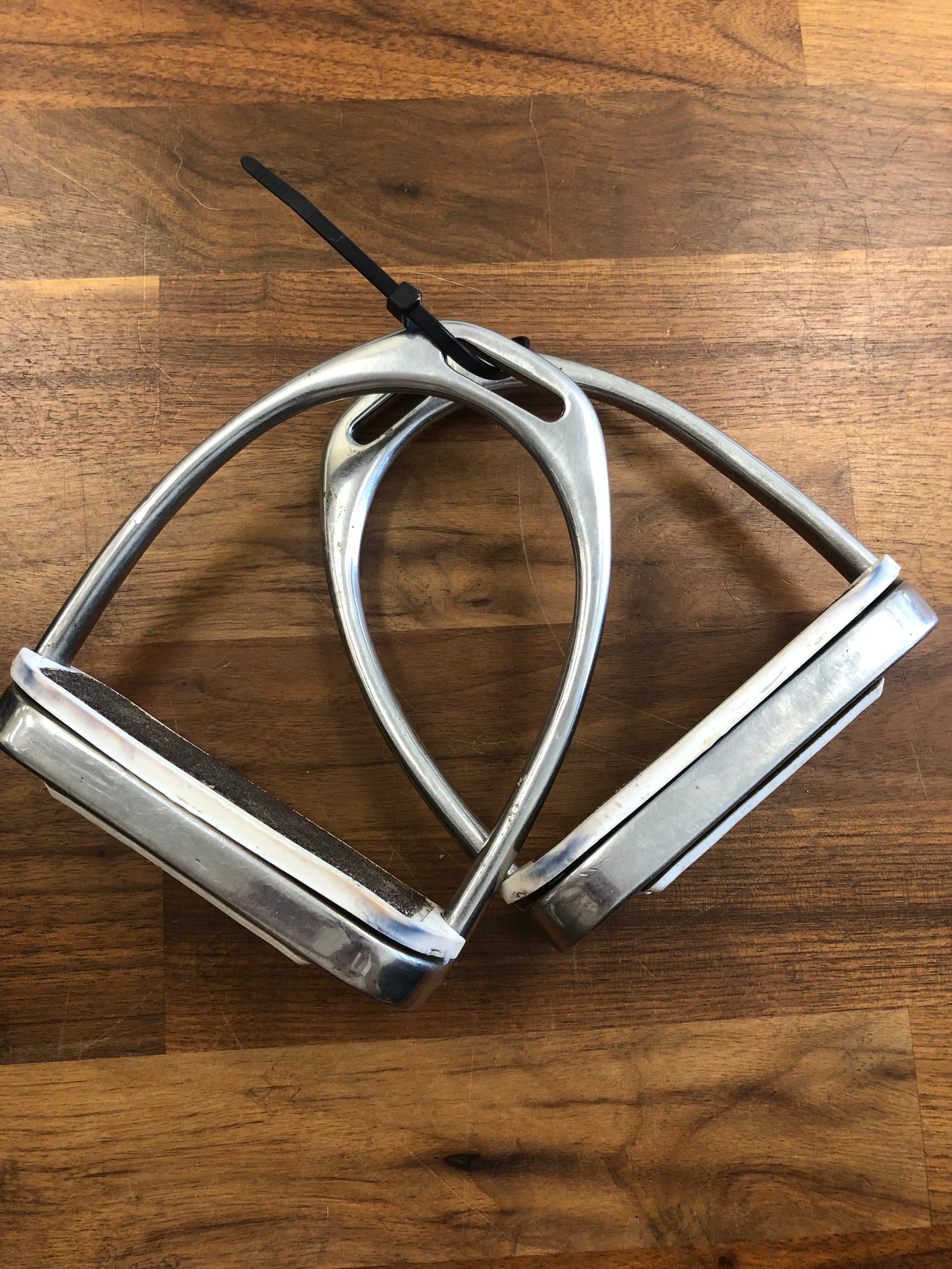 Stirrup Irons w/ Sandpaper Grip - 4.5”