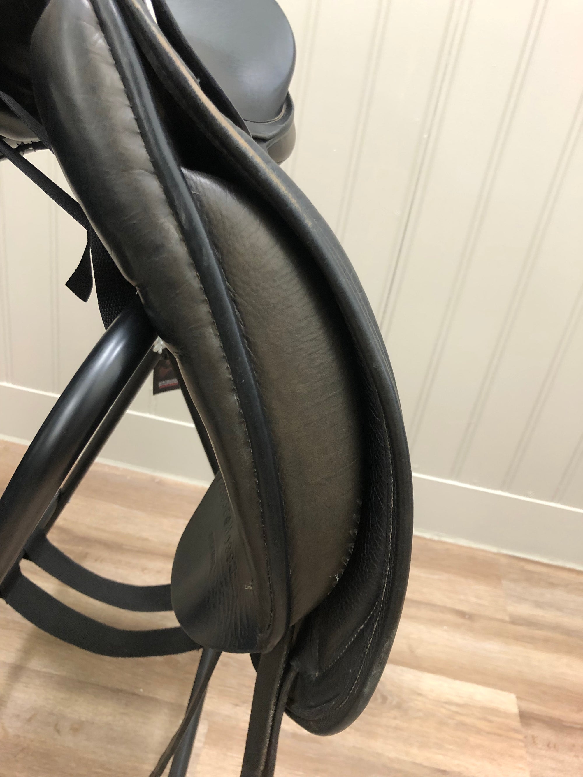 Fine Used 18” Schleese Dressage Saddle