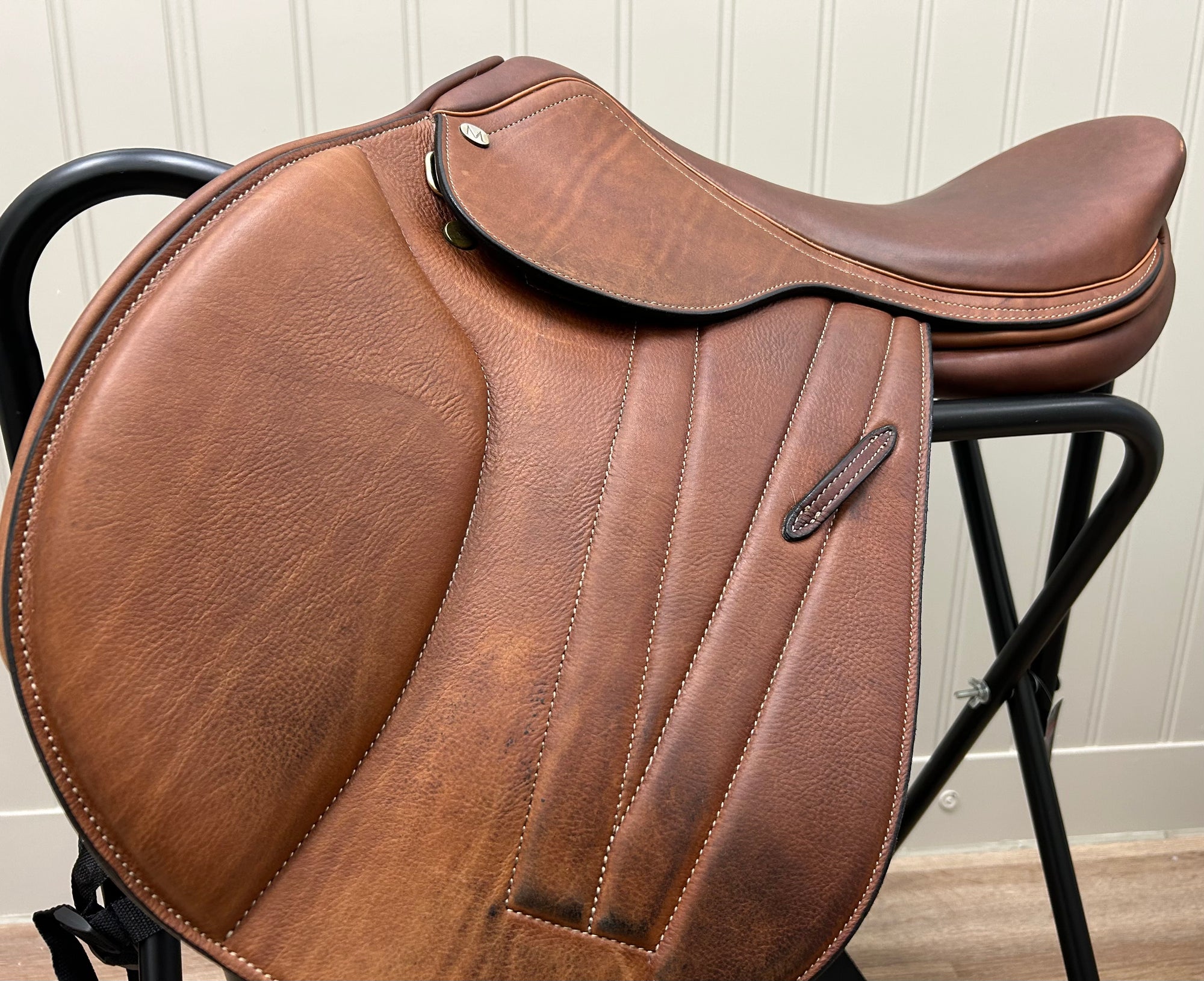 Mondega Theviso Close Contact Saddle 17.5” - Horse & Hound Tack Shop 