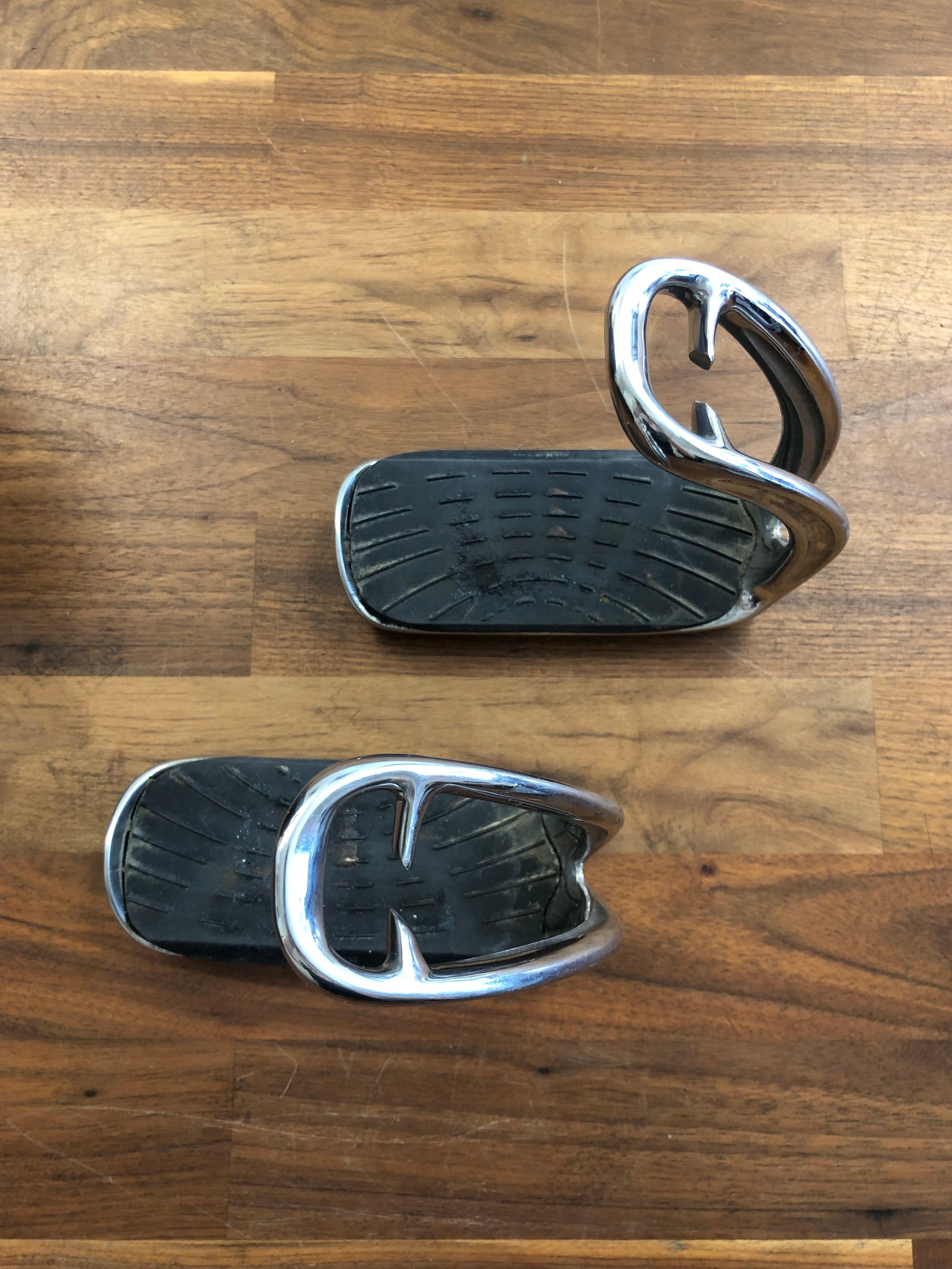 Ophena Magnetic Silver Stirrups - 7 (38)
