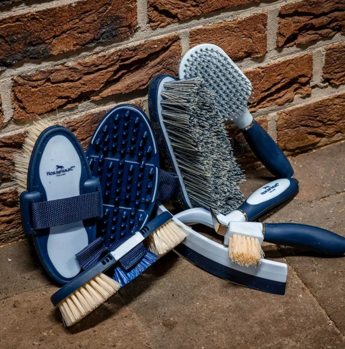 Horseware Newmarket 7 Piece Grooming Brush Set - Horse & Hound Tack Shop 